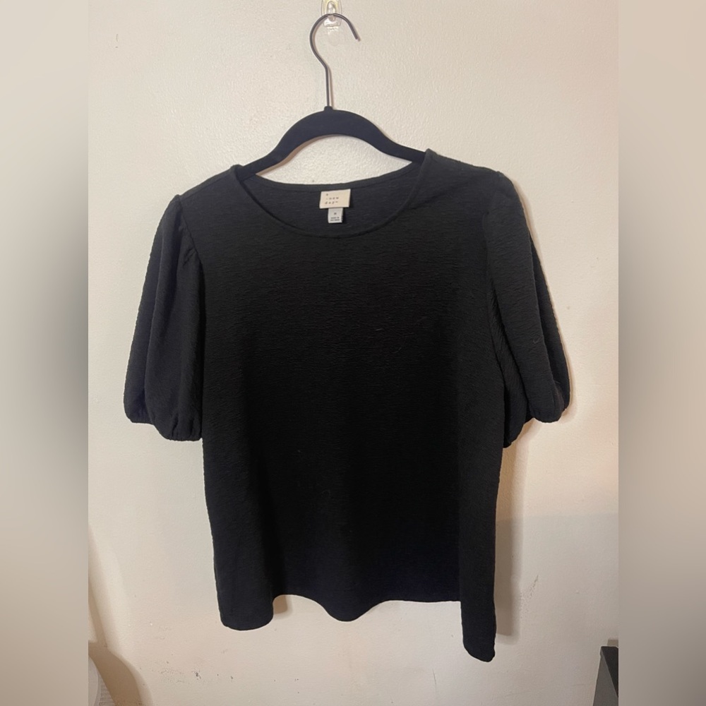 Cute black top with puff sleeves